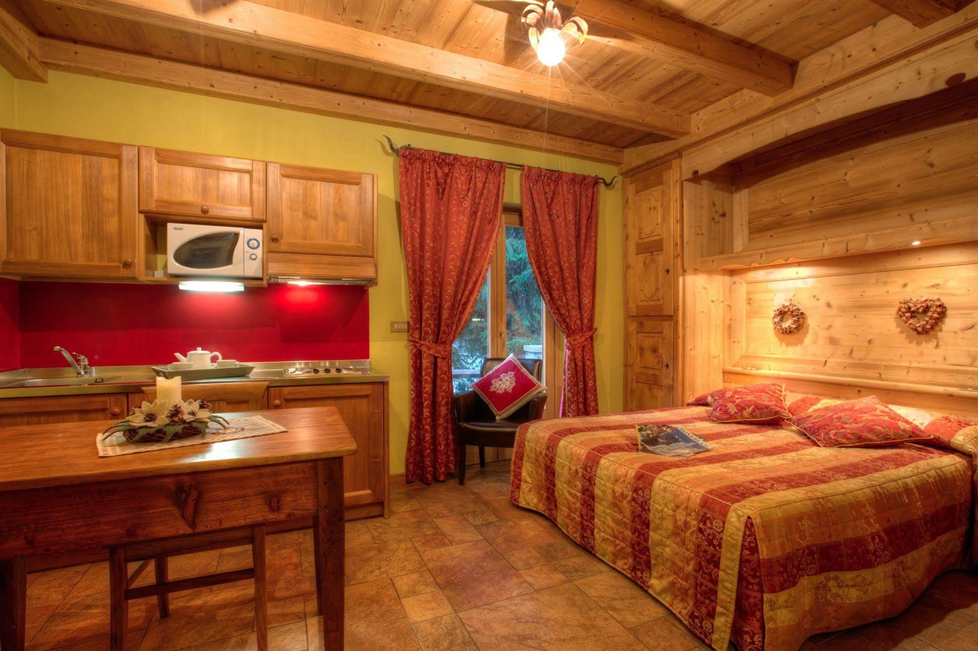 Aparthotel Checrouit 3*
