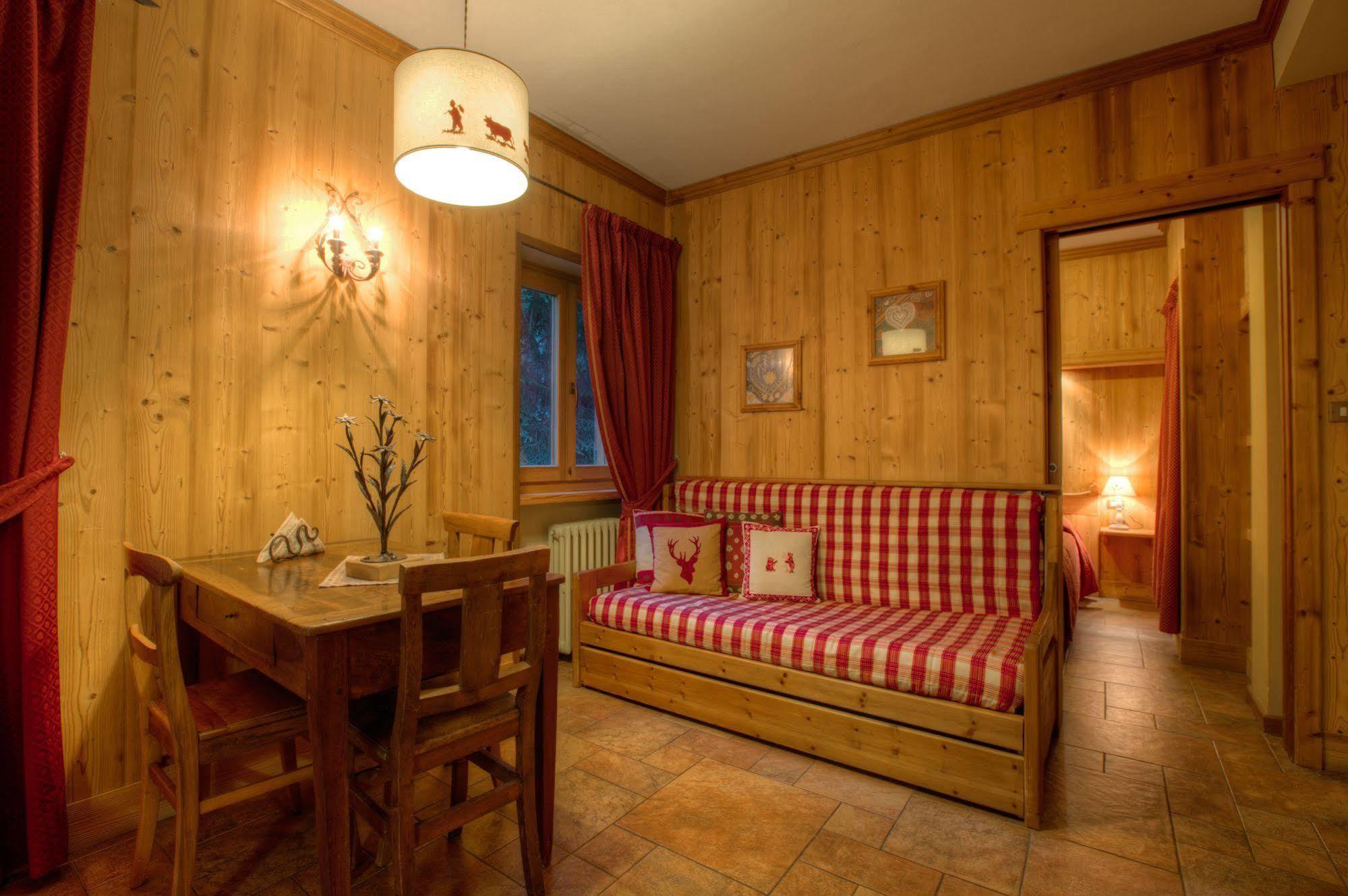 Checrouit Aparthotel Courmayeur